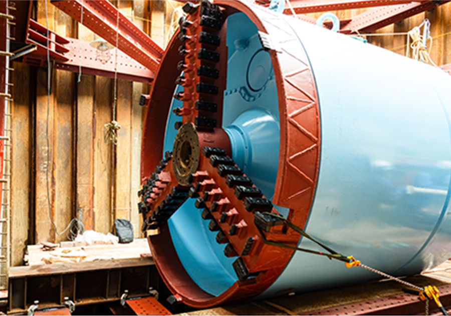 カッターヘッドを取り付けた推進機